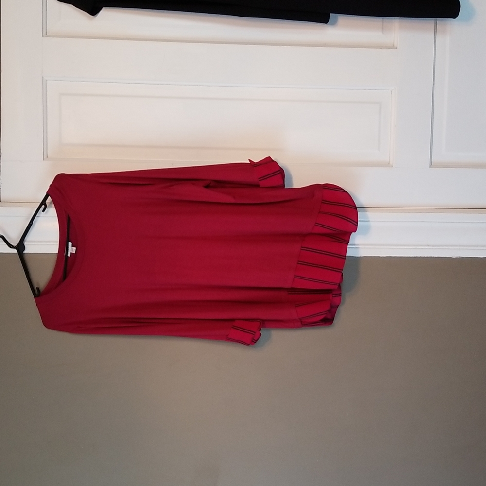 Like New Avenue Top